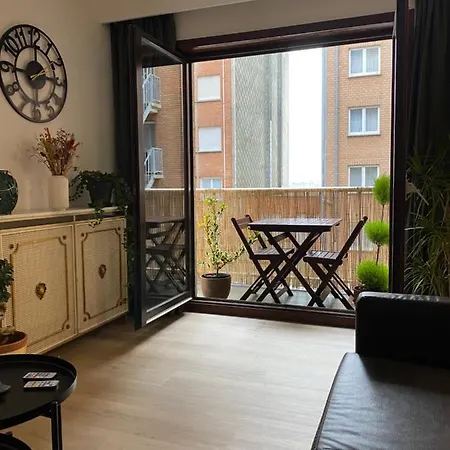 아파트 Zeedicht *